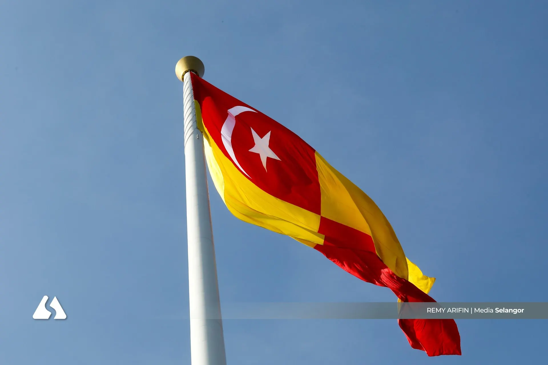 Tiang bendera Dataran Selangor cetusan ilham sultan, diiktiraf Malaysia Book of Records 