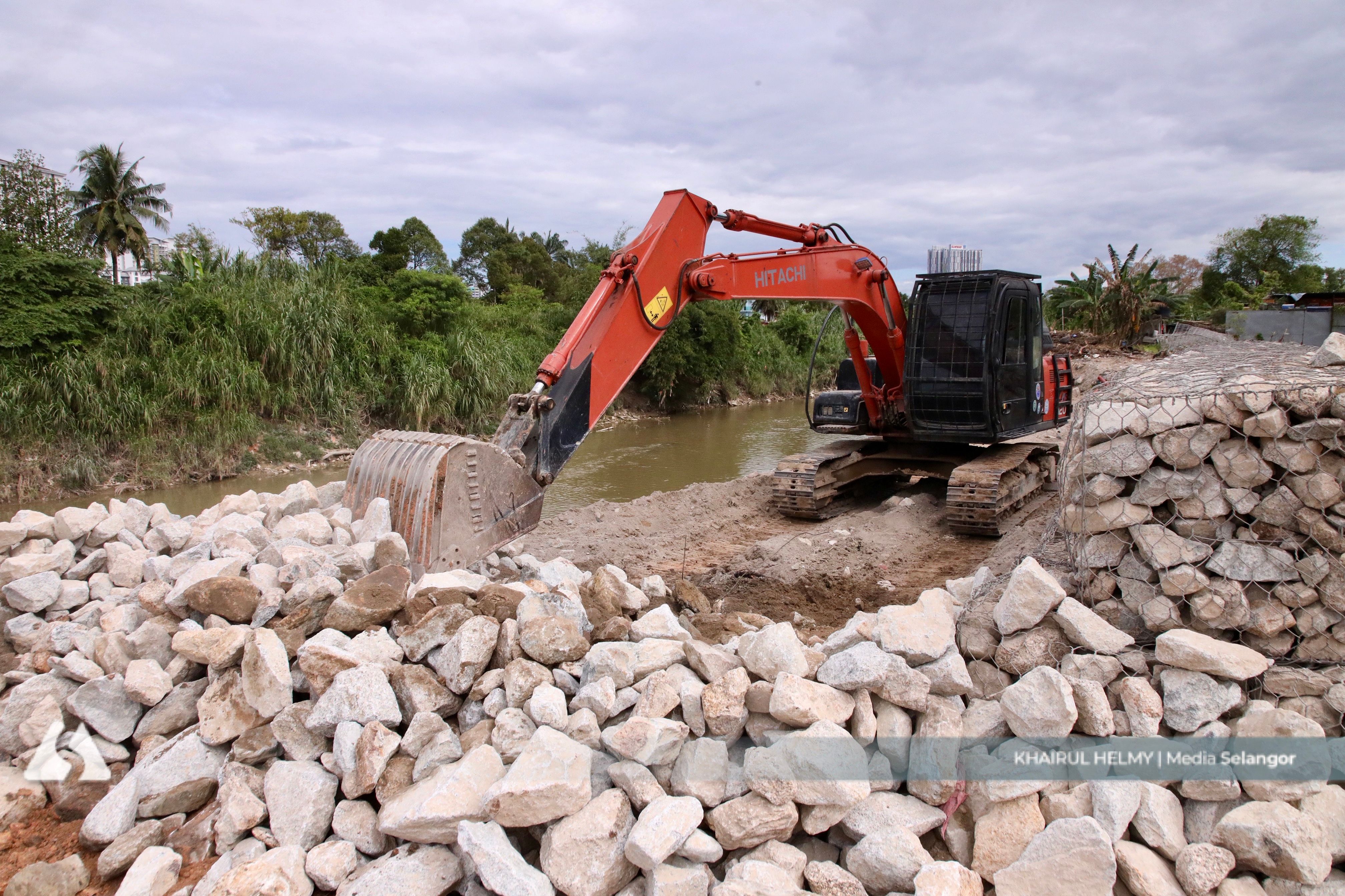 雪州政府拨逾30万建河堤   加影翠岭花园有望摆脱水灾困扰