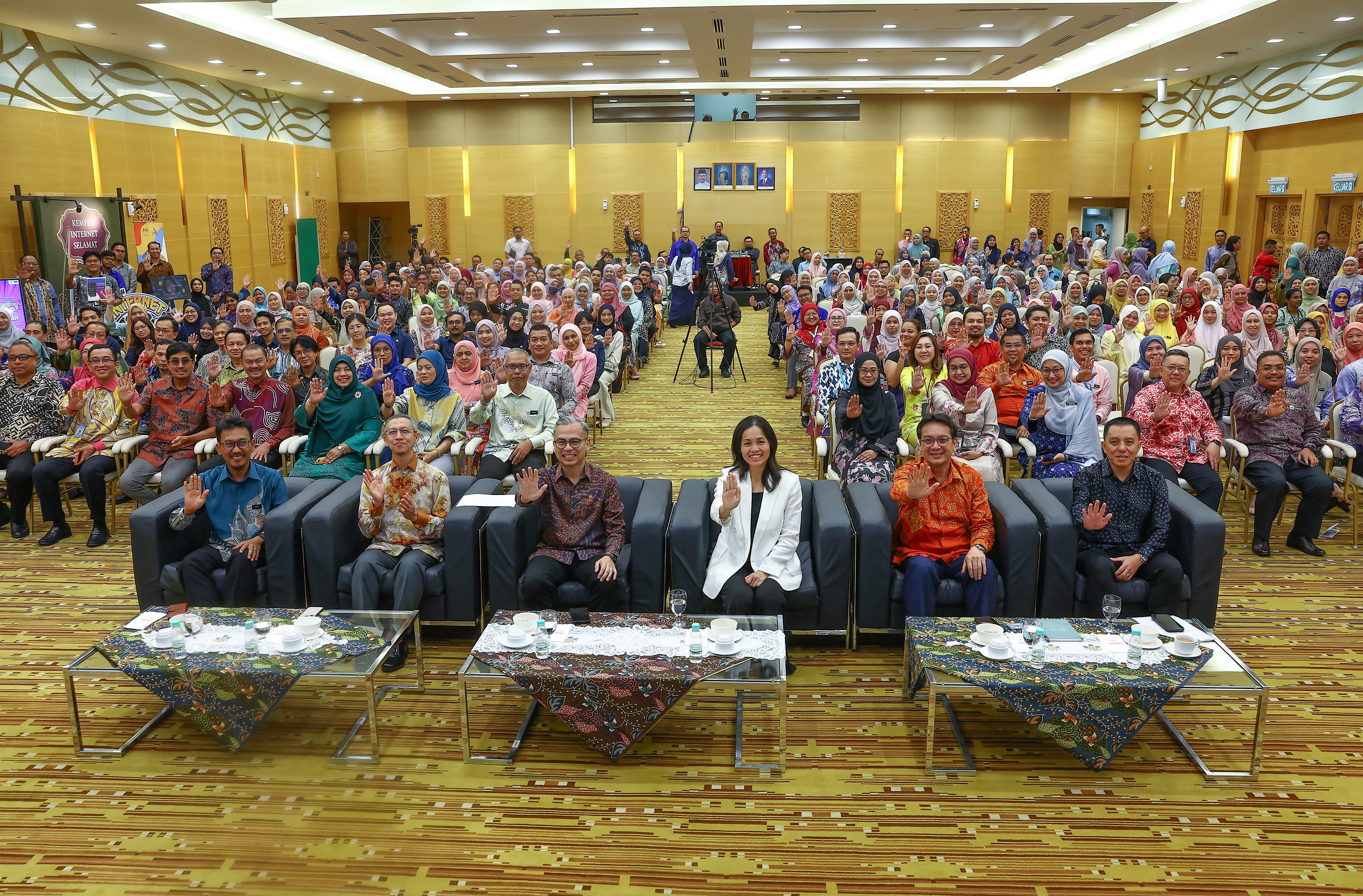 Sekatan akses akaun media sosial kanak-kanak bawah 16 tahun Jun ini