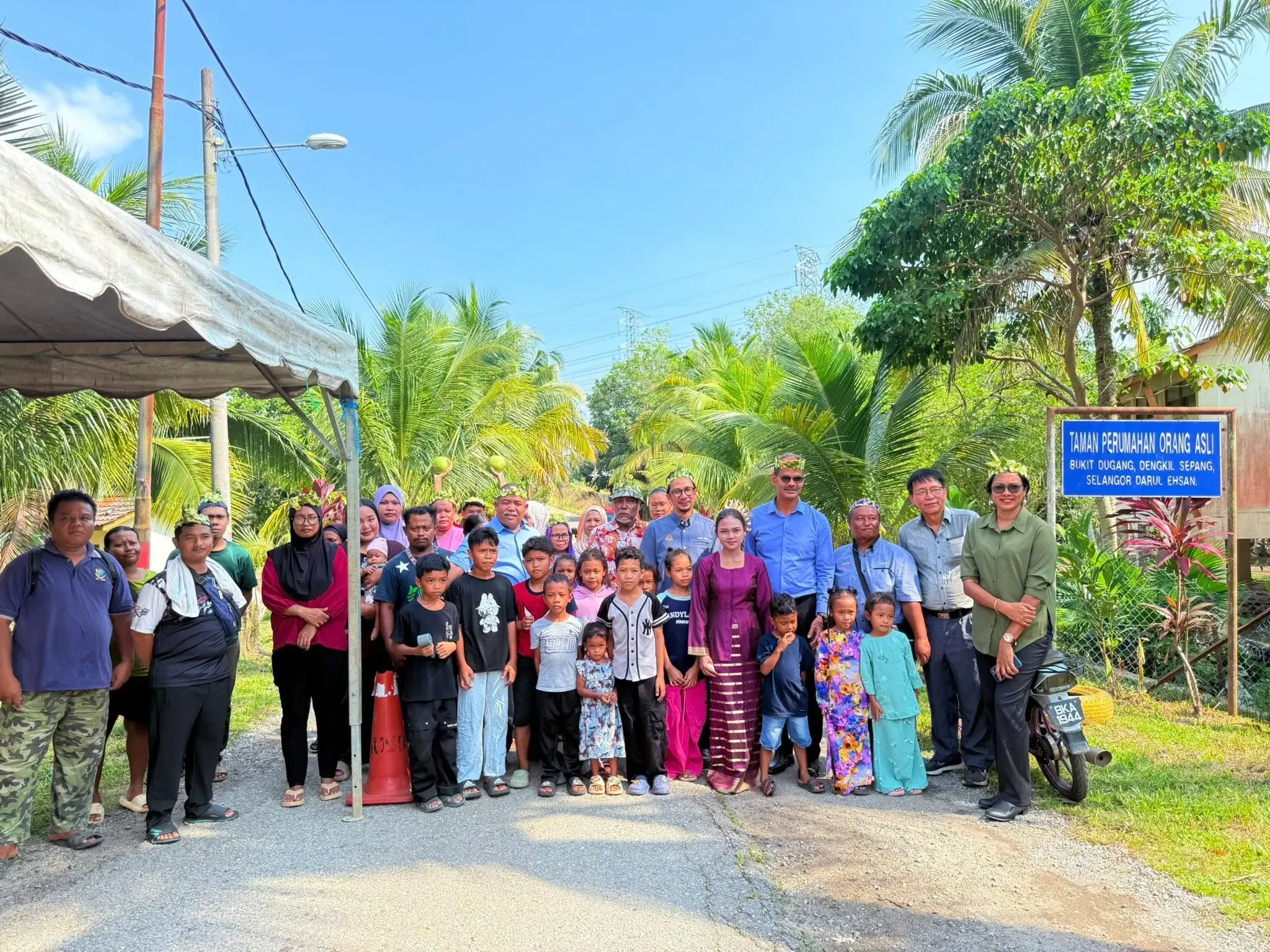 பழங்குடியினர் கிராமத்தில் சோலார் தெருவிளக்குகள் பொருத்தப்பட்டன - பாப்பாராய்டு