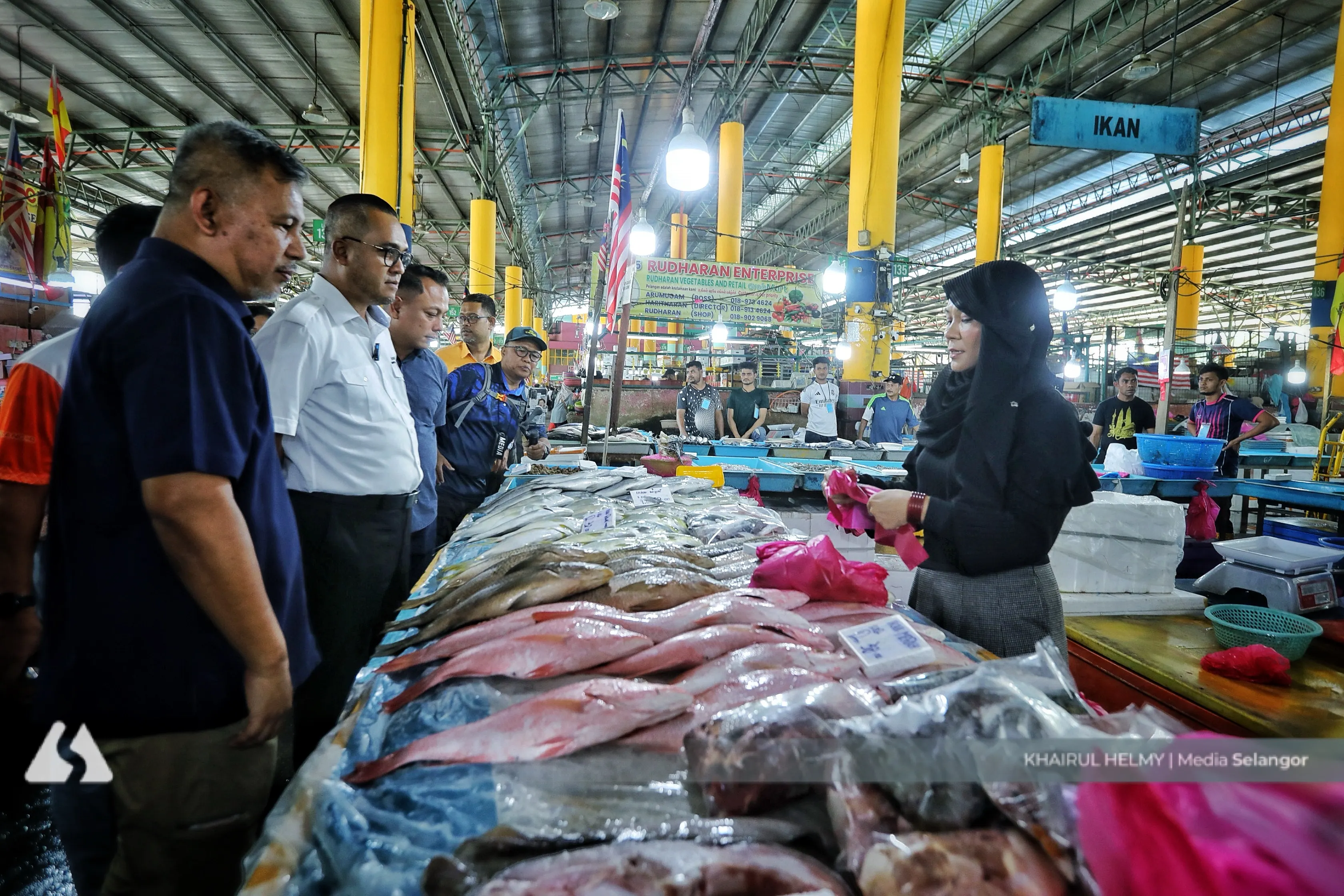Bekalan makanan di Pasar Borong Selangor mencukupi, harga terkawal