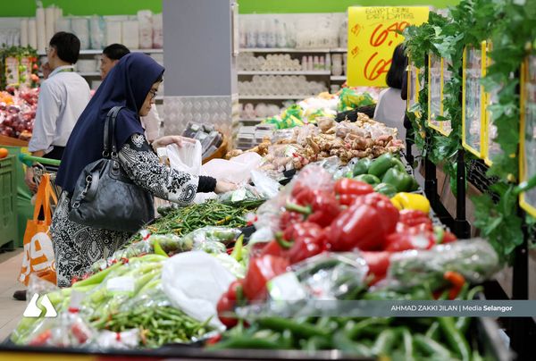 Bekalan barangan asas dijamin cukup, tidak perlu pembelian panik - KPDN KL