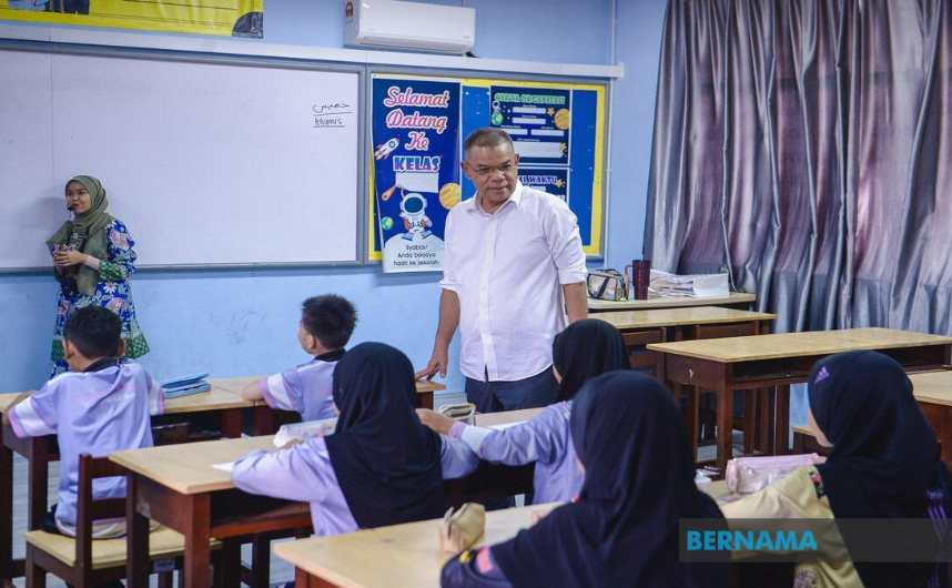 குழந்தைகளின் பிறப்பை பெற்றோர்கள் உடனடியாகப் பதிவு செய்ய வேண்டும் - உள்துறை அமைச்சர் வலியுறுத்தல்