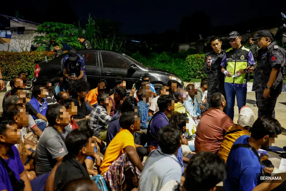 Over 200 held in raid on illegal settlements in Setia Alam