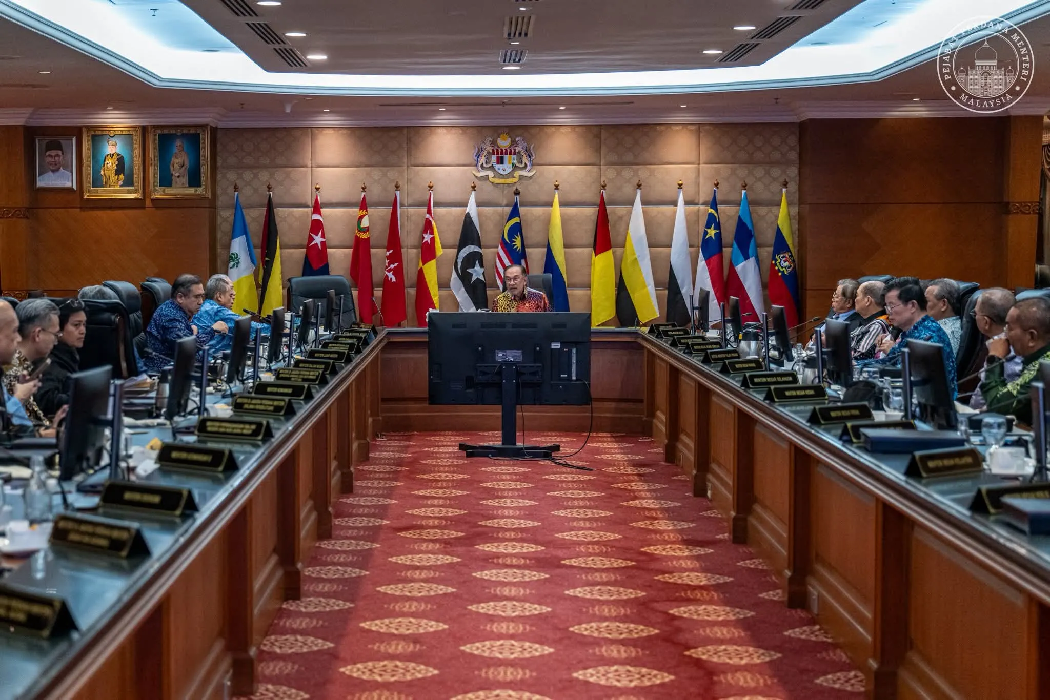 安华：政府确保供应稳定遏涨价  冀联邦州政府协同应对能源危机