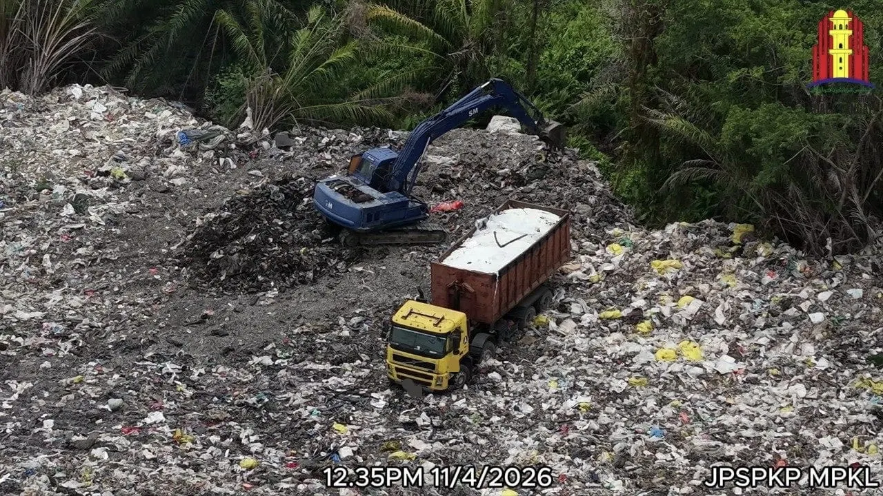 MPKL gempur tapak pelupusan sampah haram, sita jentera berat