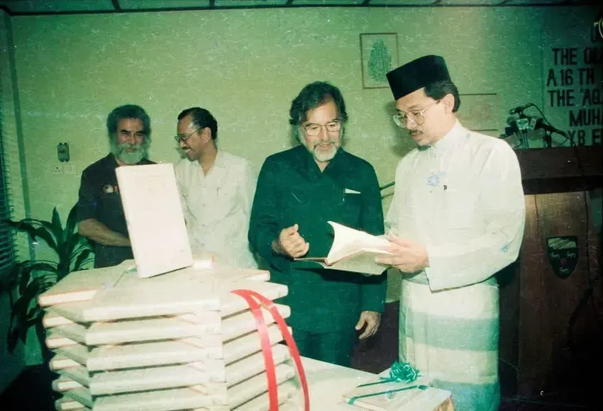 அறிவுசார் கலாச்சாரத்தை மேம்படுத்துவதற்கு  முக்கிய கருவியாக பாரம்பரிய இஸ்லாமிய நூல்களுக்கு (துராத்) புத்துயிர் அளிக்கவேண்டும்- பிரதமர்