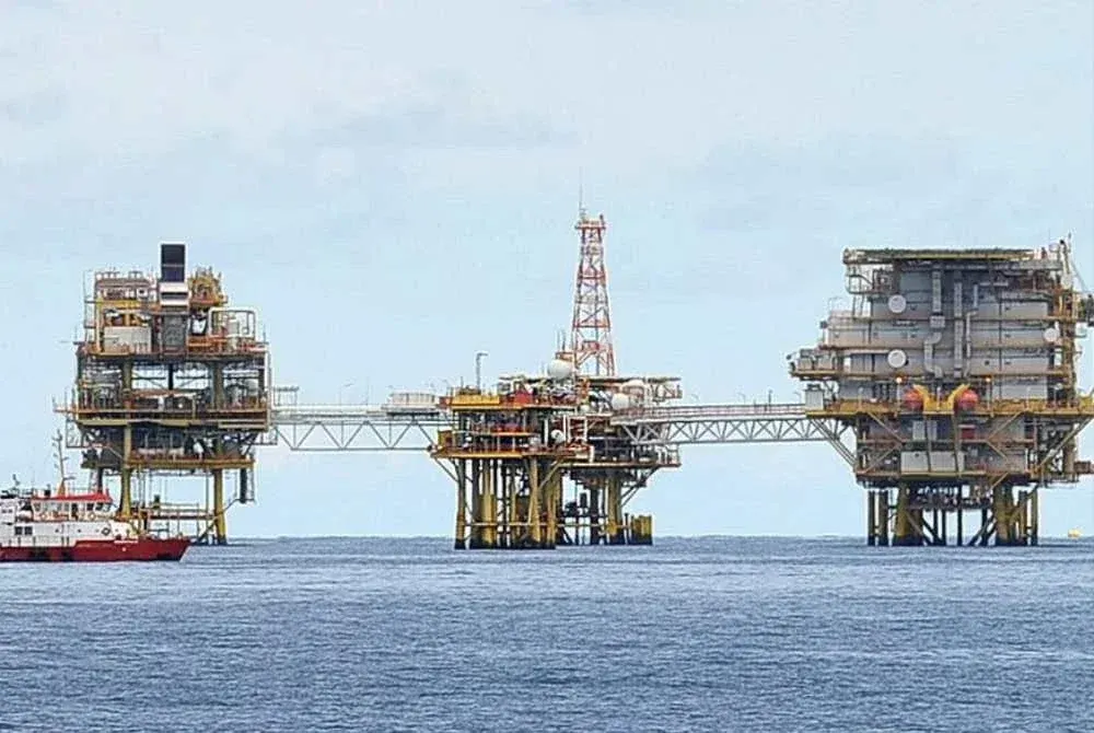 Malaysia guna 700,000 tong minyak sehari, melebihi pengeluaran 350,000 tong sehari