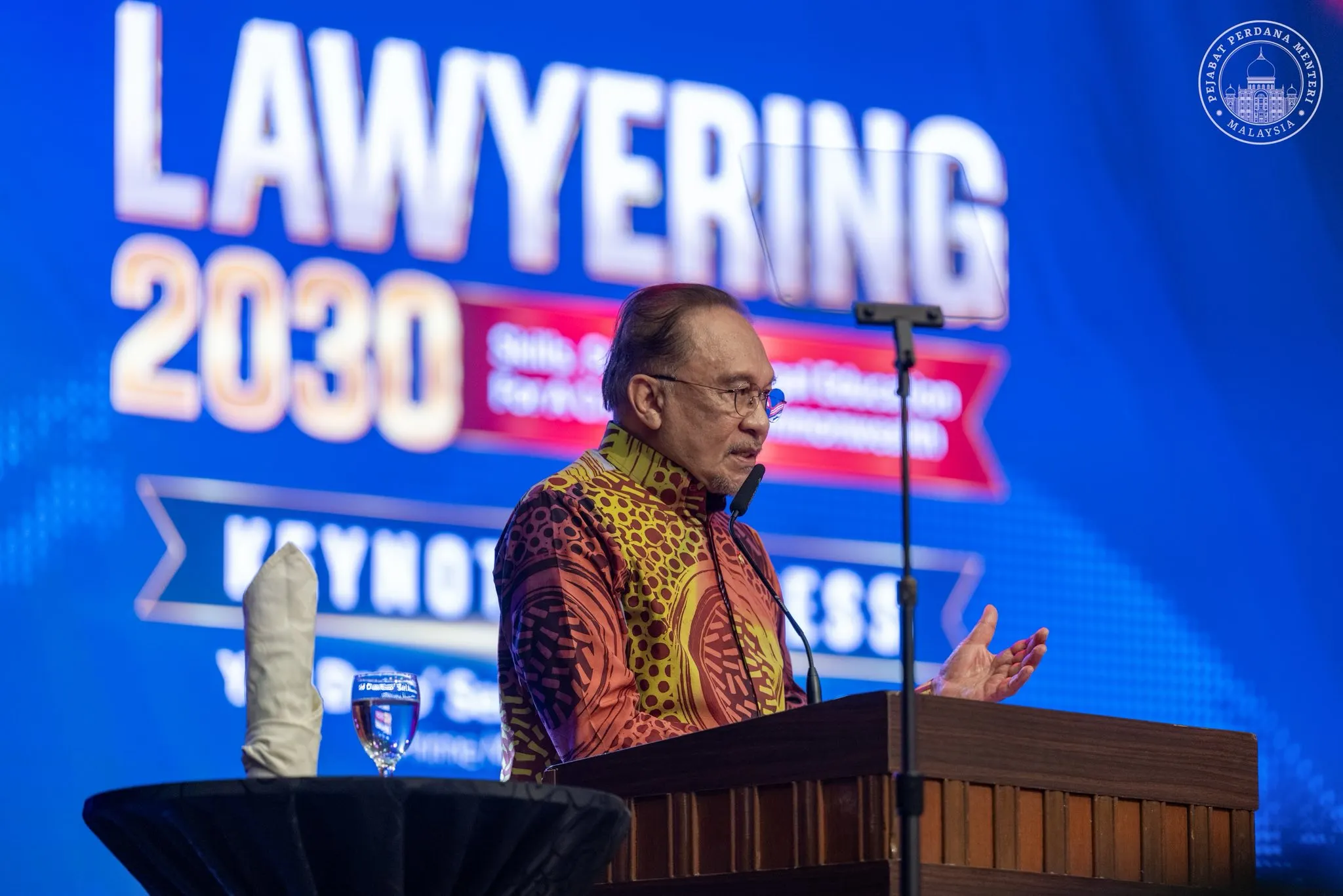 安华：法律界须适应AI时代转型  律师应兼具科技能力与伦理责任