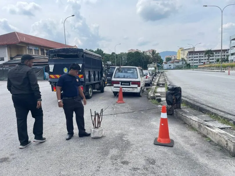 MPAJ sita 42 halangan parkir di kawasan perniagaan