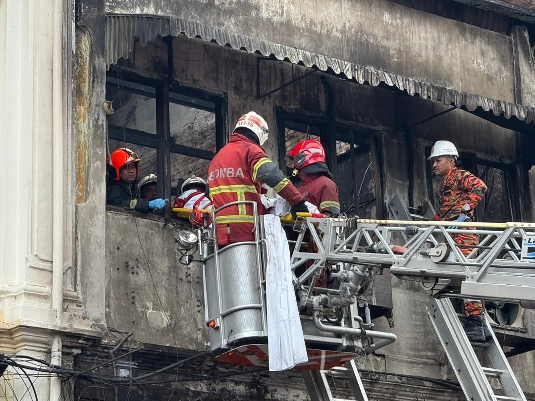 Bekas peguam terkenal antara dua maut dalam kebakaran pejabat guaman