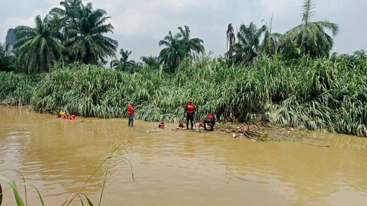 Kanak-kanak jatuh longkang ditemui lemas 10km dari lokasi kejadian
