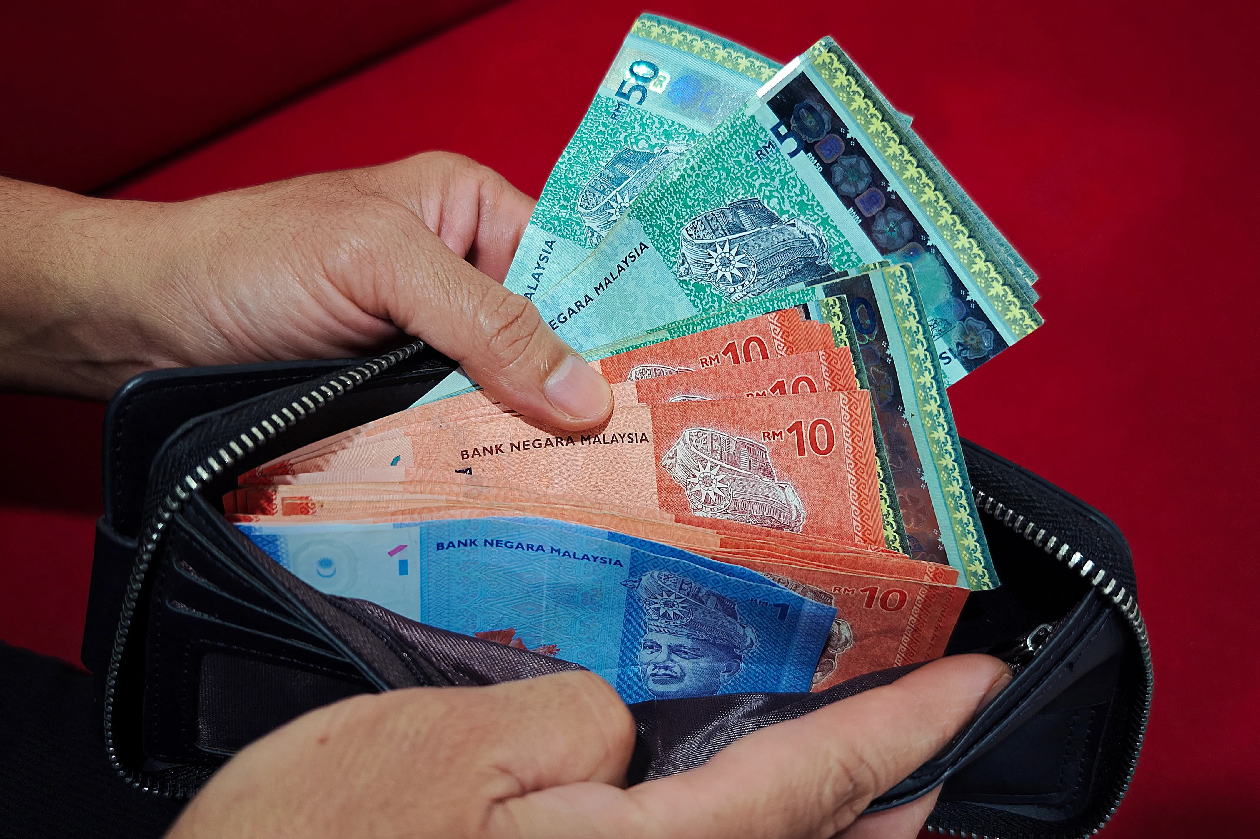 Ringgit closes higher against major notes, ASEAN currencies