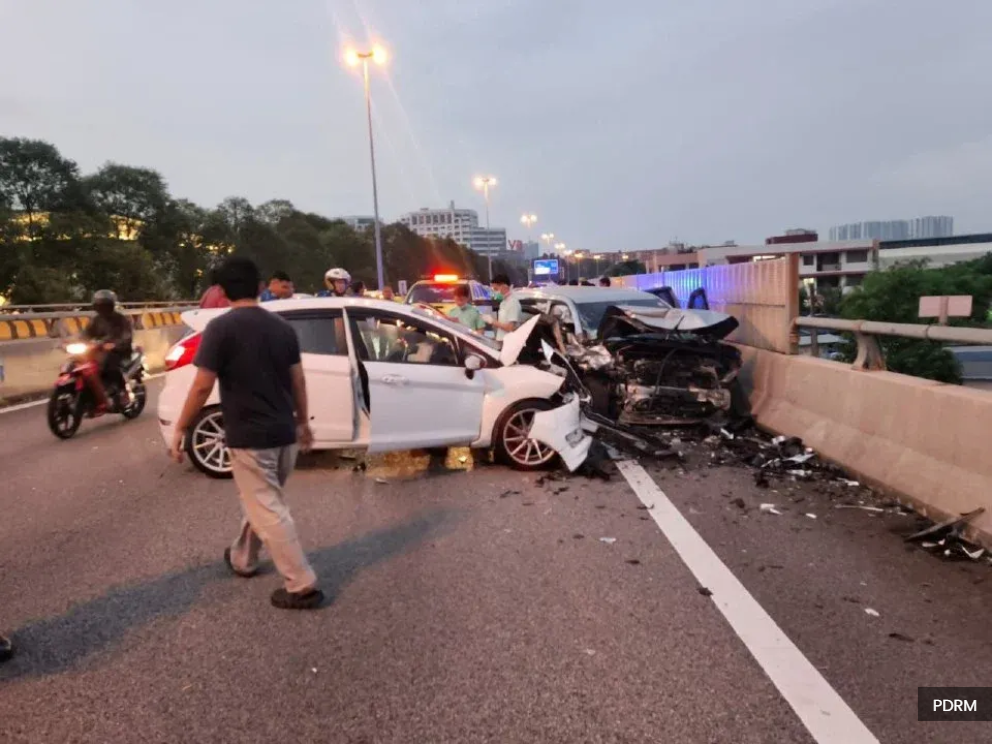 军官涉嫌MEX大道酒驾  撞电召车一乘客丧命多伤