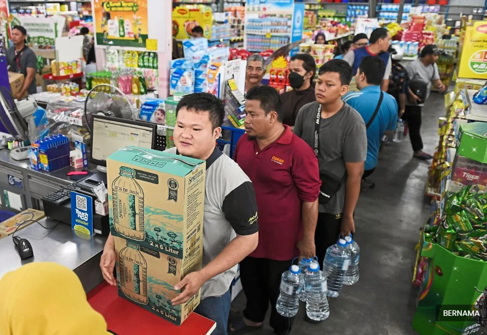 Panic buying: Don't repeat COVID-era mistakes, experts warn