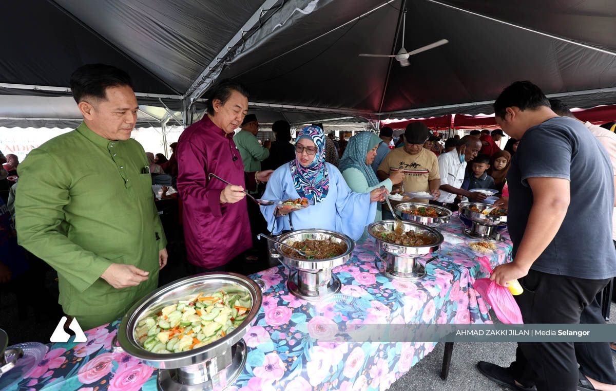 மக்களை நேரடியாகச் சந்திக்க சிறு அளவிலான ஹரிராயா திறந்த இல்ல உபசரிப்பு உதவுகிறது