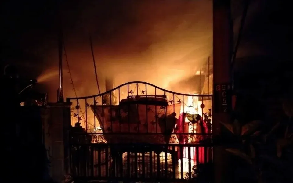 Remaja lelaki maut dalam kebakaran rumah