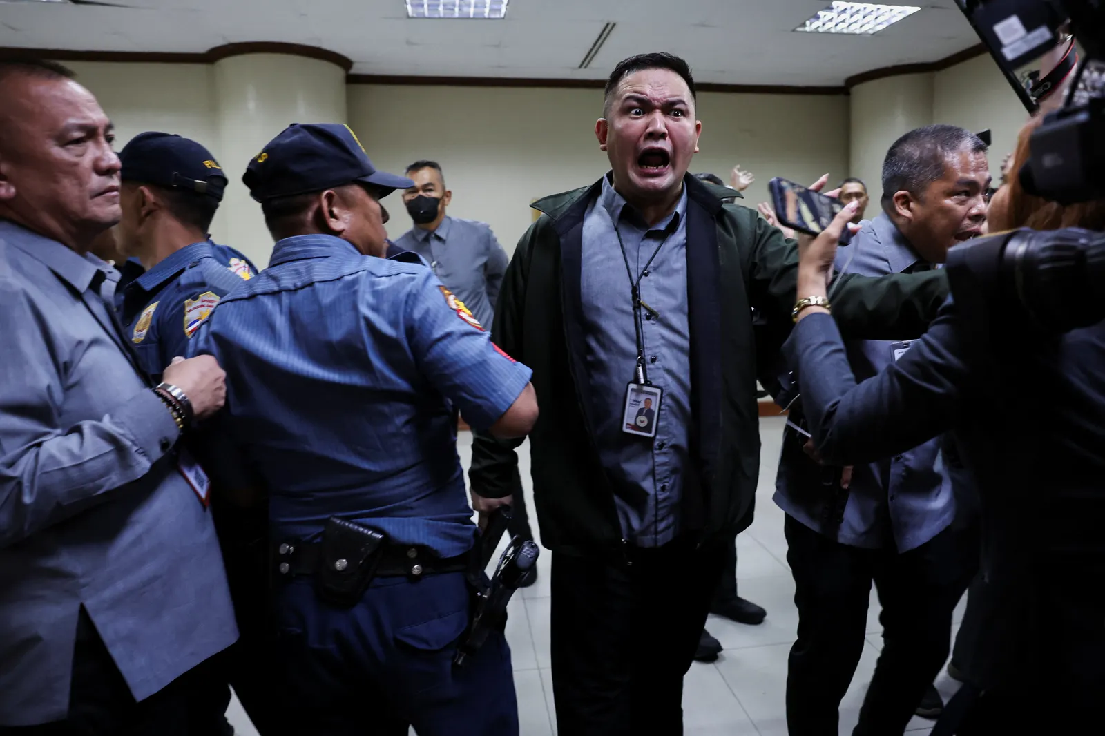 Gunshots fired as chaos erupts at Philippine Senate