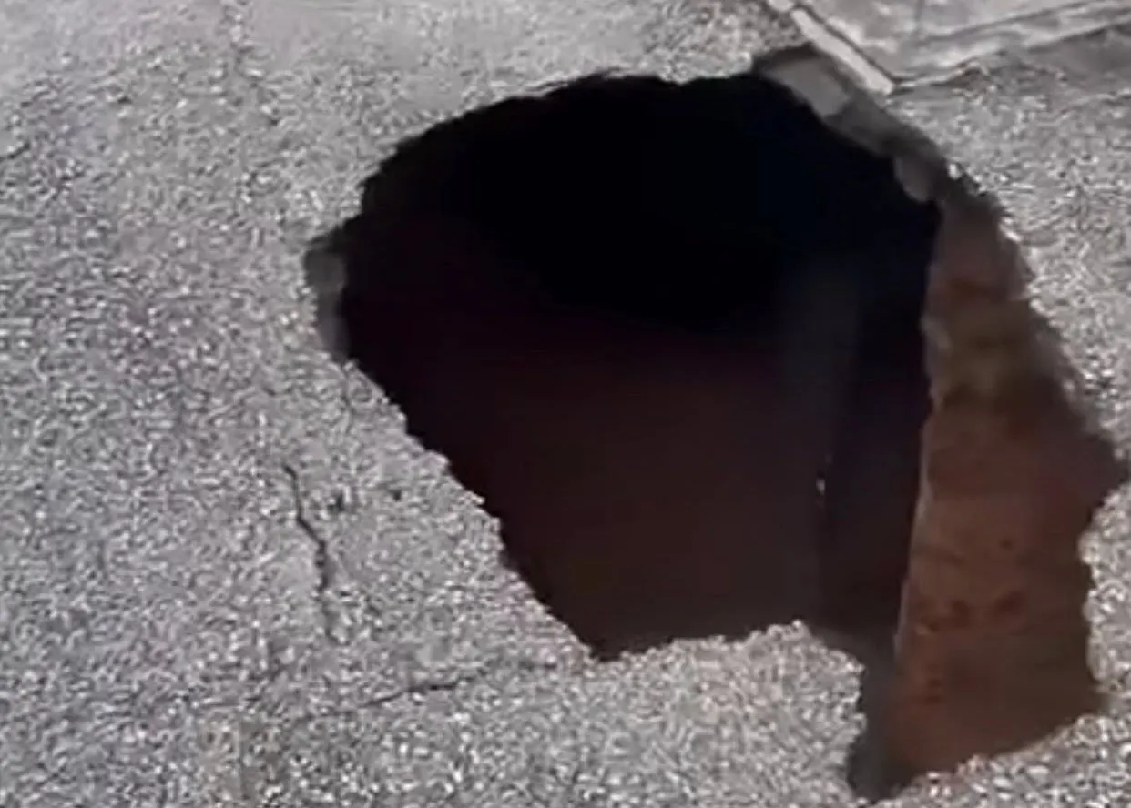 旺沙玛珠道路现坑洞 市长：疑地下维修工程所致