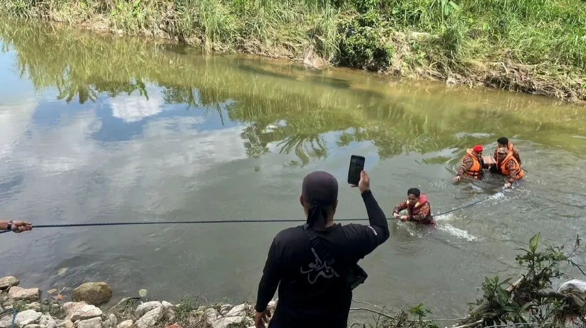 Remaja 14 tahun lemas ketika mandi di Sungai Langat