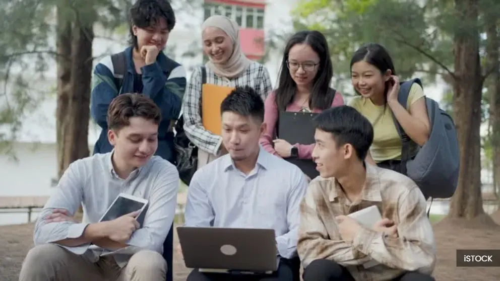 Be agents of change, Selangor students abroad told