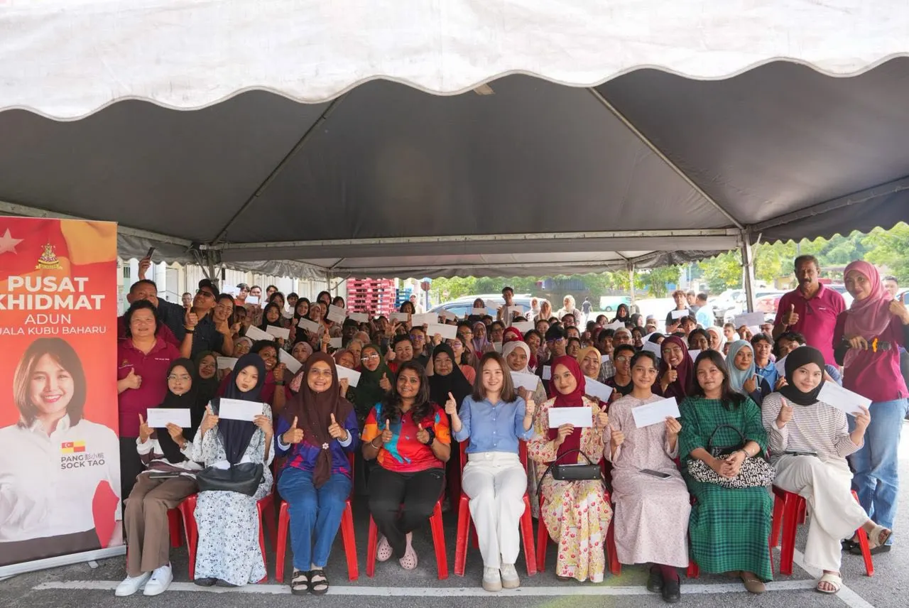 80 pelajar cemerlang SPM DUN Kuala Kubu Baharu terima insentif RM16,000