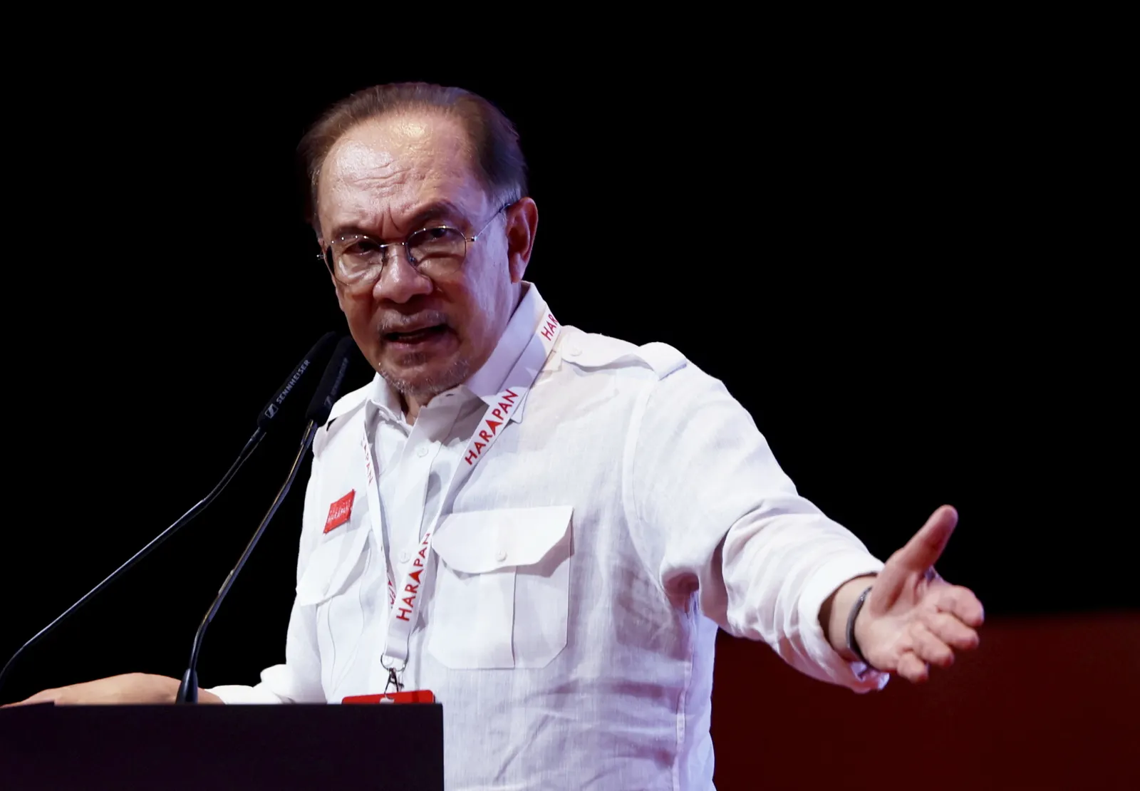 Anwar warns of snap polls if allies undermine stability