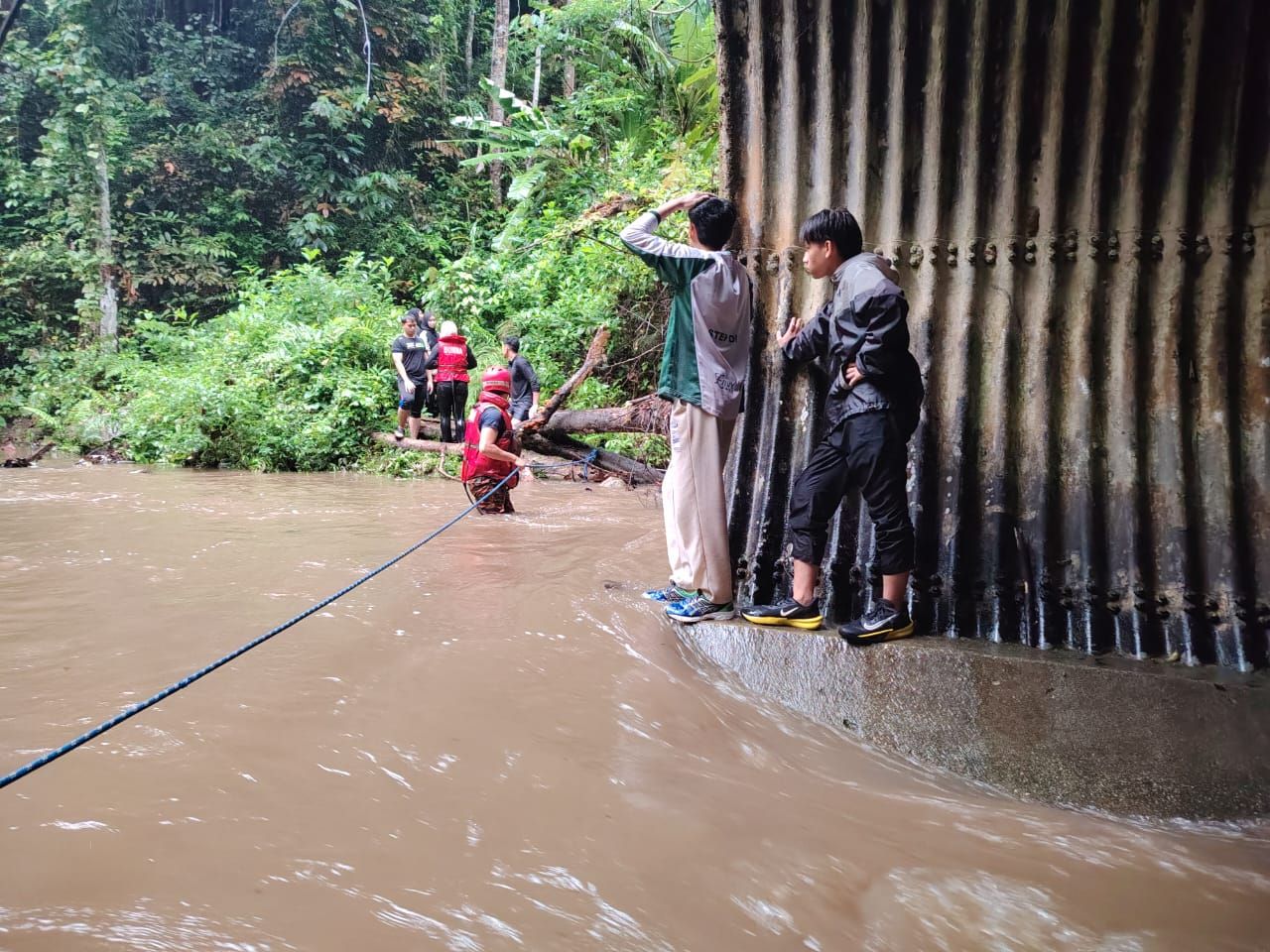 11 pendaki terperangkap akibat arus sungai deras 
