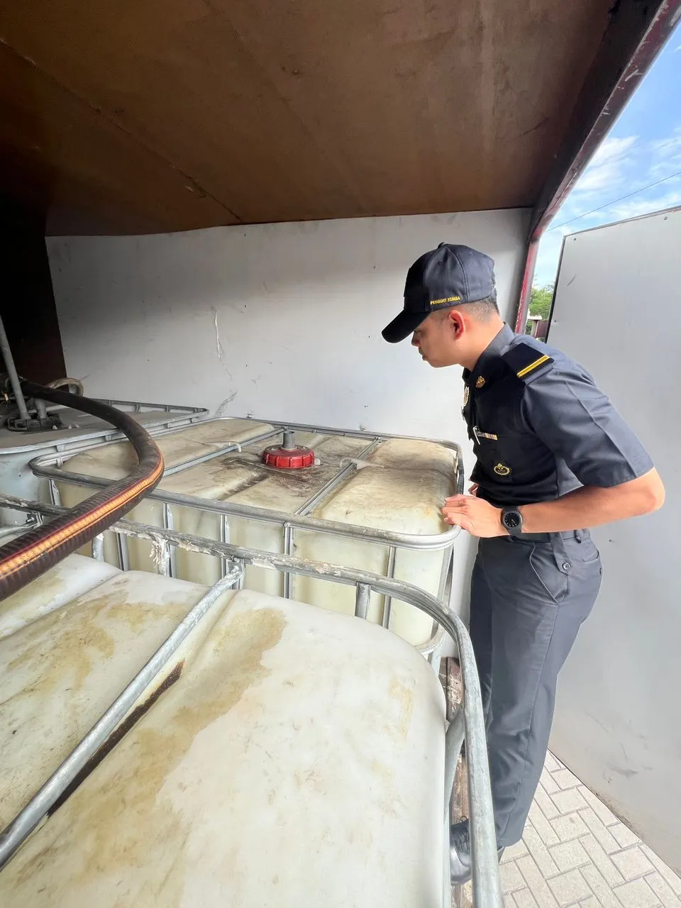 Two nabbed in diesel smuggling case in Shah Alam
