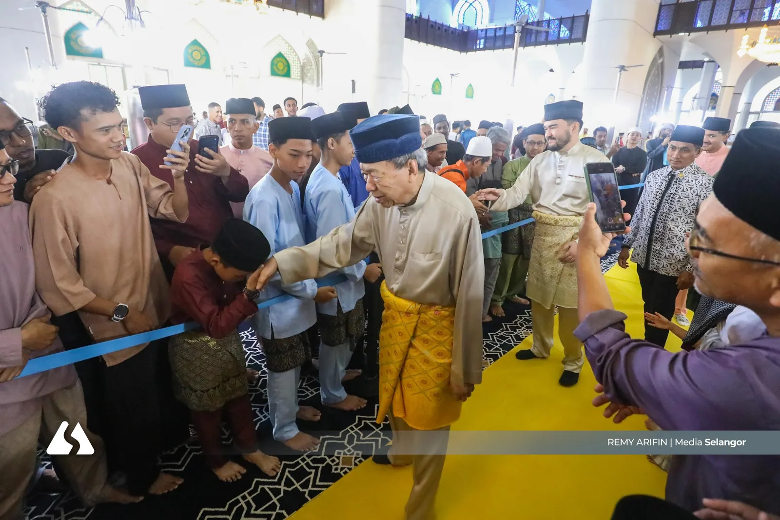 15,000 jemaah sertai Solat Aidiladha bersama Sultan Selangor