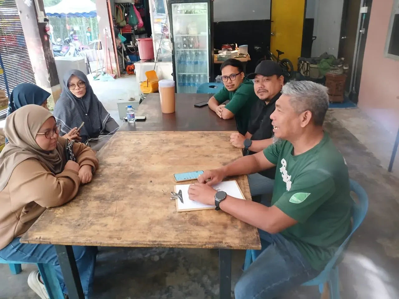 11 resort operators in Dusun Tua join KDEBWM waste collection system