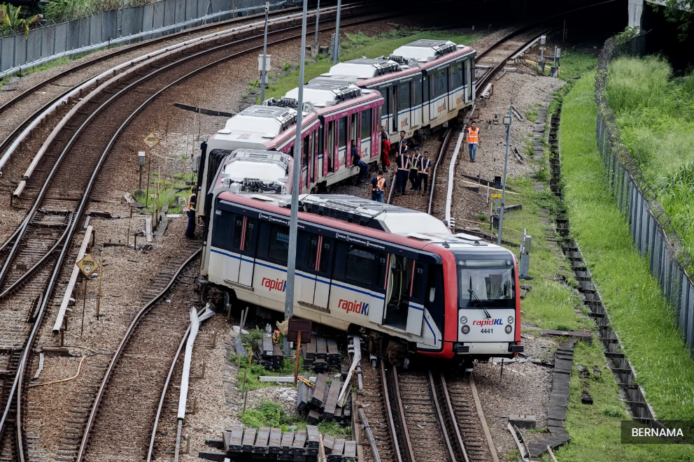 Users want LRT track maintenance to be enhanced following train derailment