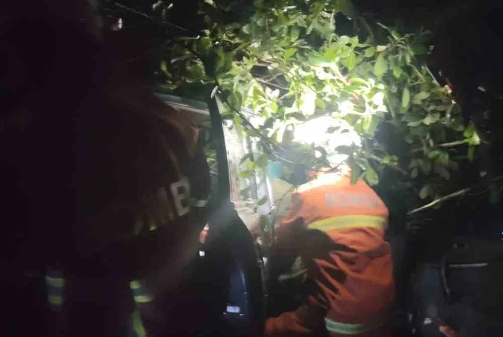 Penunggang, pembonceng motosikal maut berlanggar dengan kereta