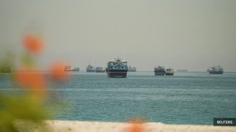 Brent rises nearly two pct as US military strikes Iranian boats, missile launch sites