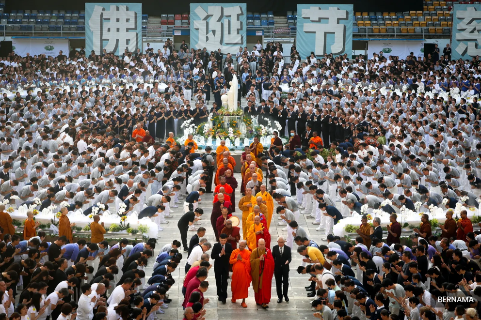 Over 20,000 devotees gather for Tzu Chi's 60th anniversary