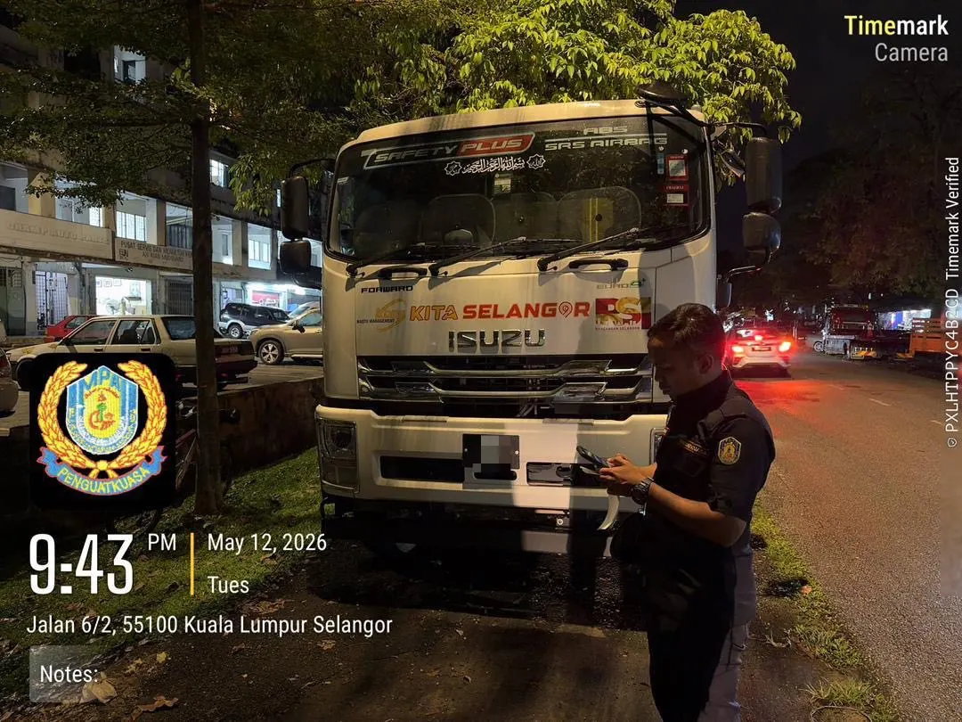 Kenderaan berat parkir sesuka hati, MPAJ keluarkan 10 kompaun