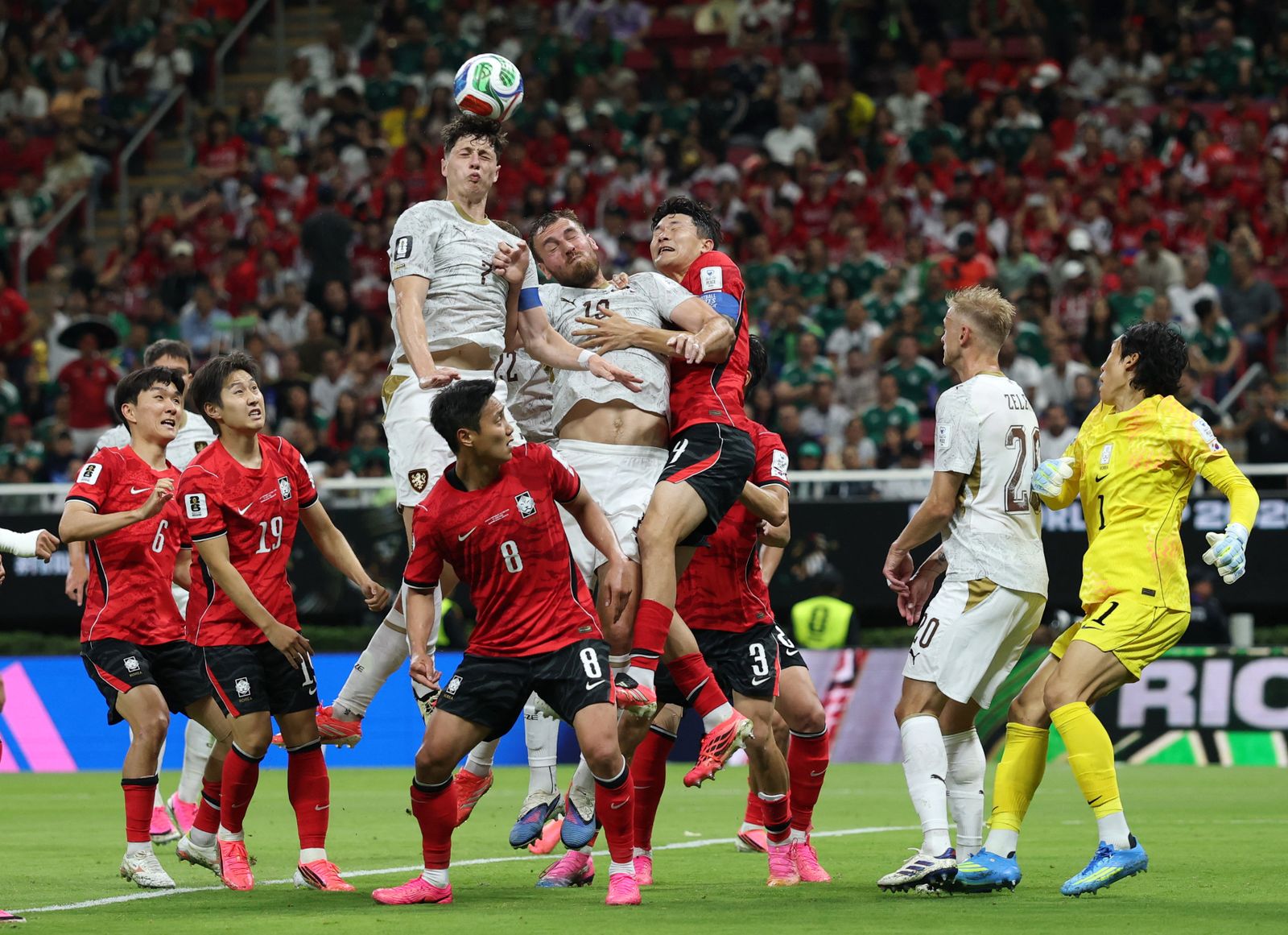 World Cup: South Korea snatch 2-1 win over Czech Republic