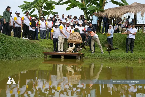 RMS visits Cyberjaya urban farm for taste of village experience in city centre