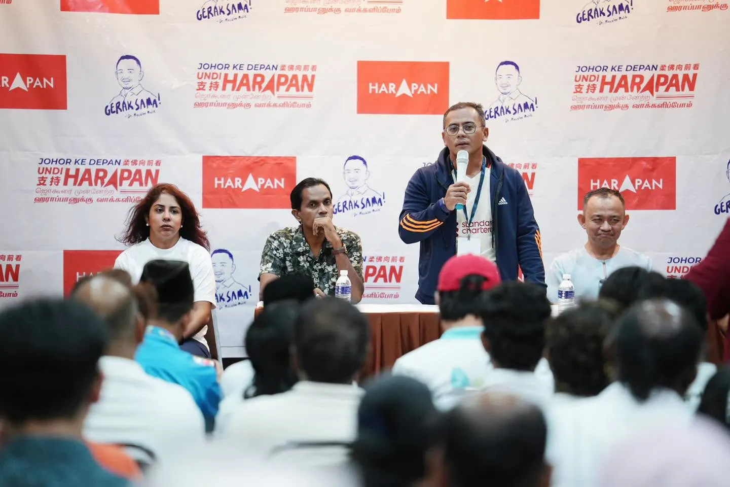 Amirudin escorts Johor polls Harapan candidate Maszlee to nomination