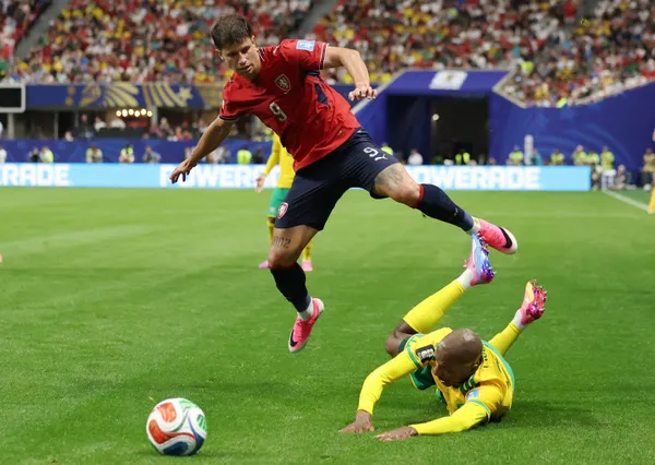 South Africa salvage draw with Czech Republic to stay alive