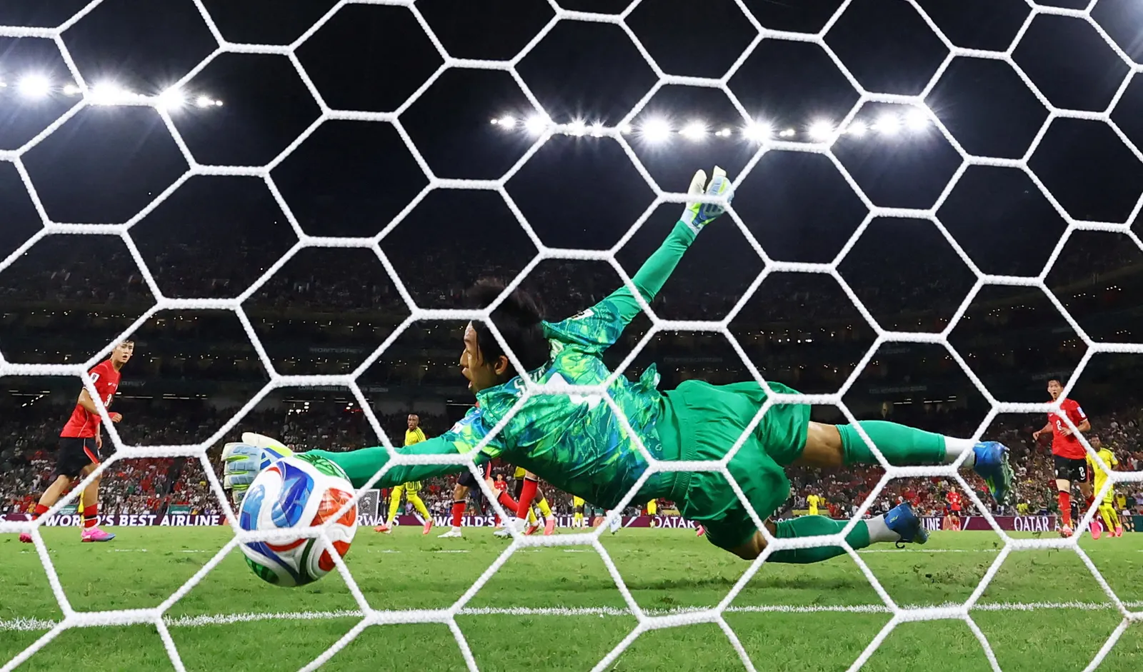 South Africa beat South Korea to debut in World Cup knockout stage