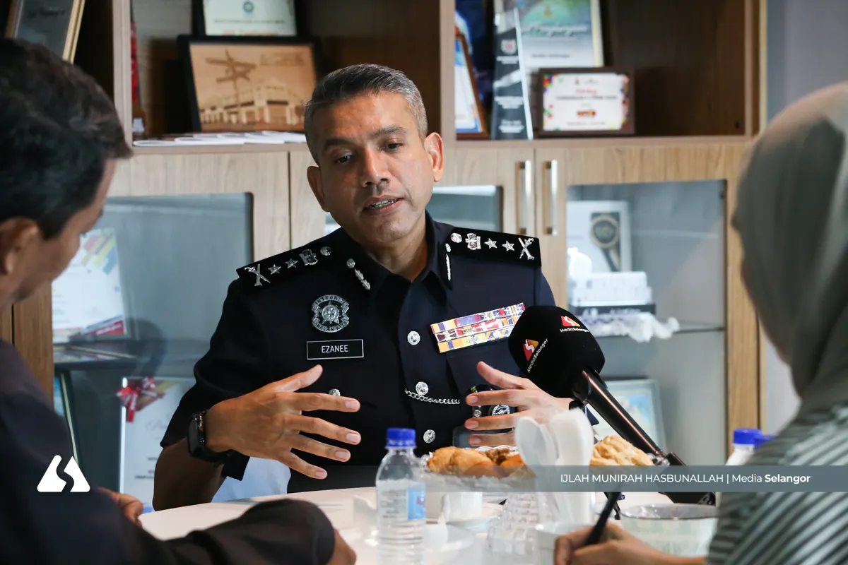 "Suara anak pecah pun saya tak perasan" – Datuk Nik Ezanee kongsi pengorbanan jadi bapa