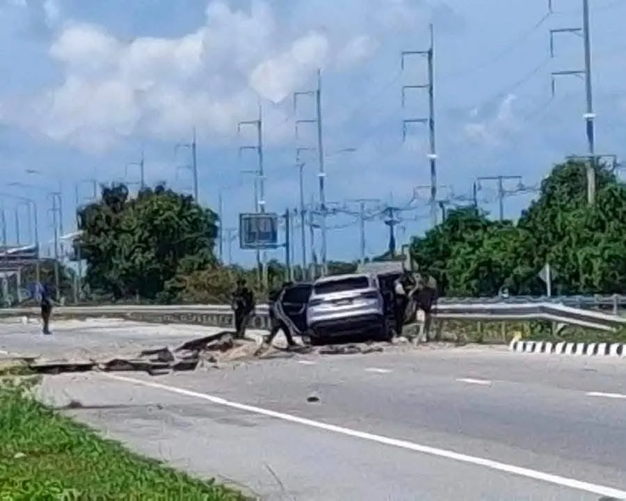 Two Malaysians injured in bomb blast in Narathiwat