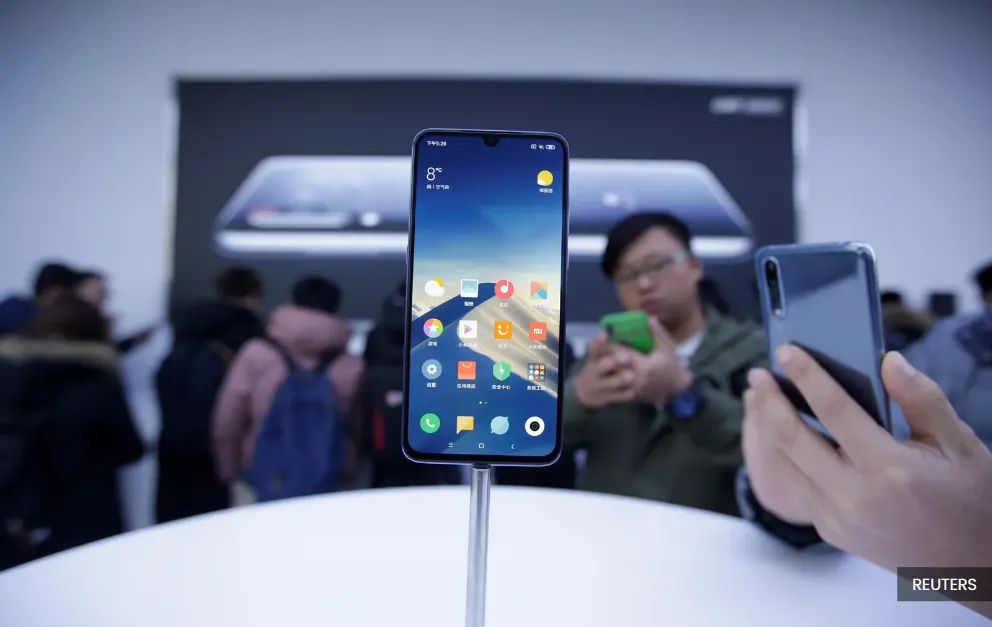 Global smartphone market faces record annual decline as chip crunch worsens