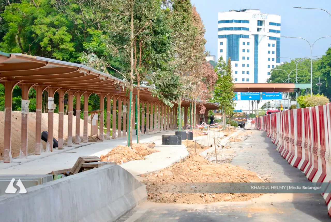 Laluan pejalan kaki belum siap, papan tanda tak sempurna, kurang parkir jejaskan pengalaman guna LRT3 Stesen Dato' Menteri