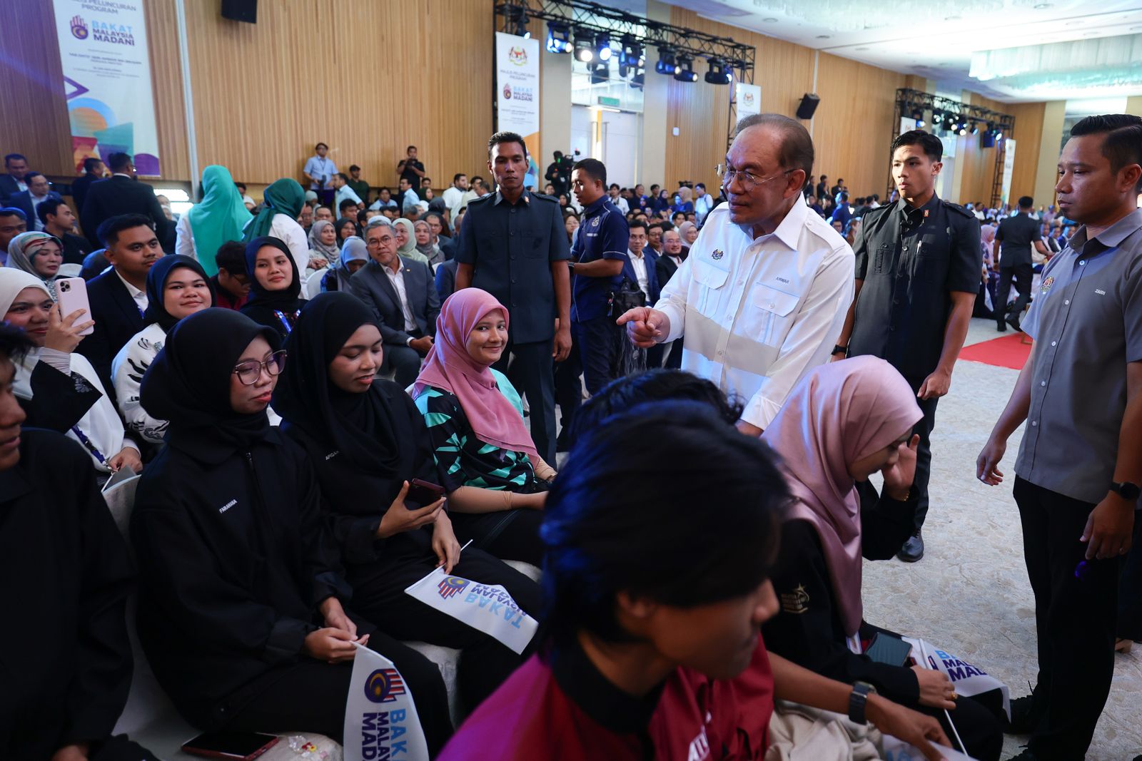 Kerajaan sasar 25,000 penerima manfaat Bakat Madani
