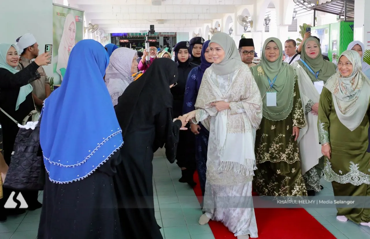 Tengku Permaisuri serikan Forum Perdana dan Bacaan Yasin di Bangi