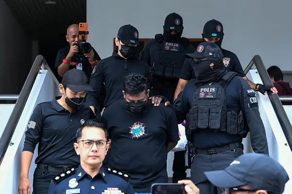 Ketua kumpulan jenayah terancang didakwa di mahkamah