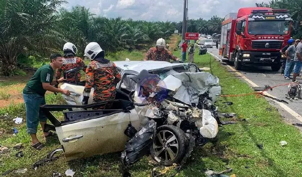 Nahas maut empat sekeluarga berpunca dua kereta mewah pandu laju, melulu