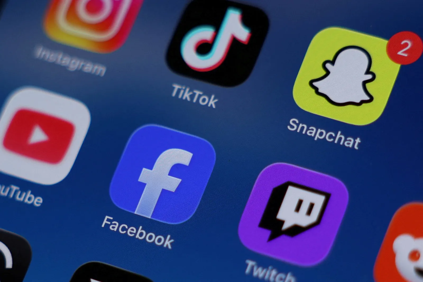 New Canada bill to ban social media for under-16s, regulate AI chatbots